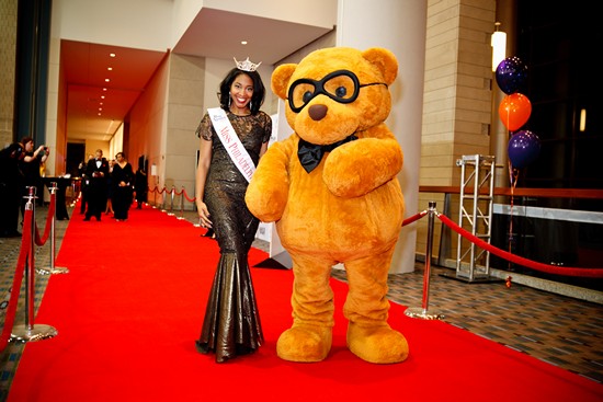 Black Tie Tailgate 2015 - Red Carpet